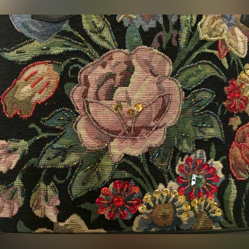 Vintage Beaded Floral Wheely Suitcase - Picture 4 of 15